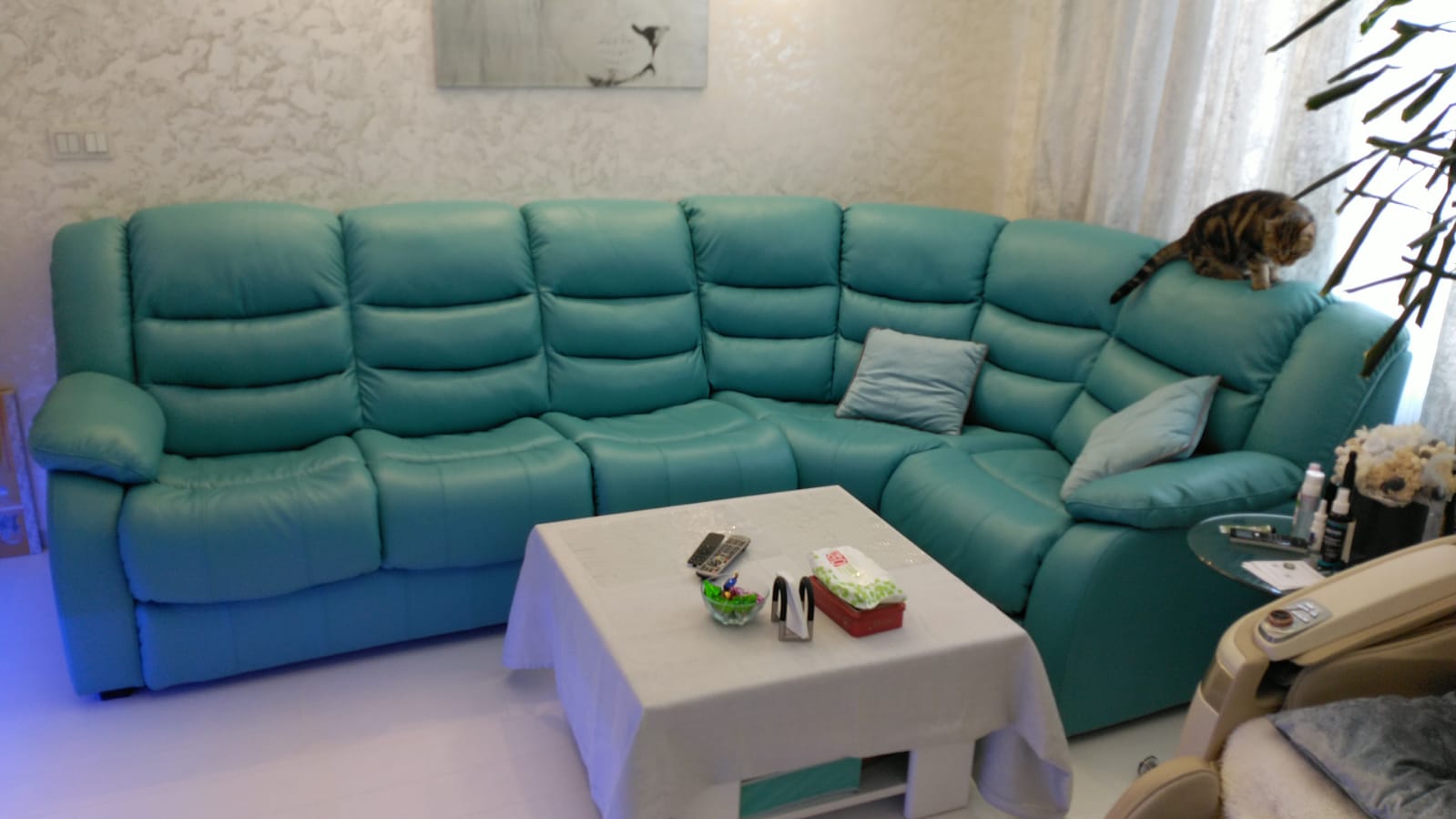 Перетяжка дивана на дому. Селигерская