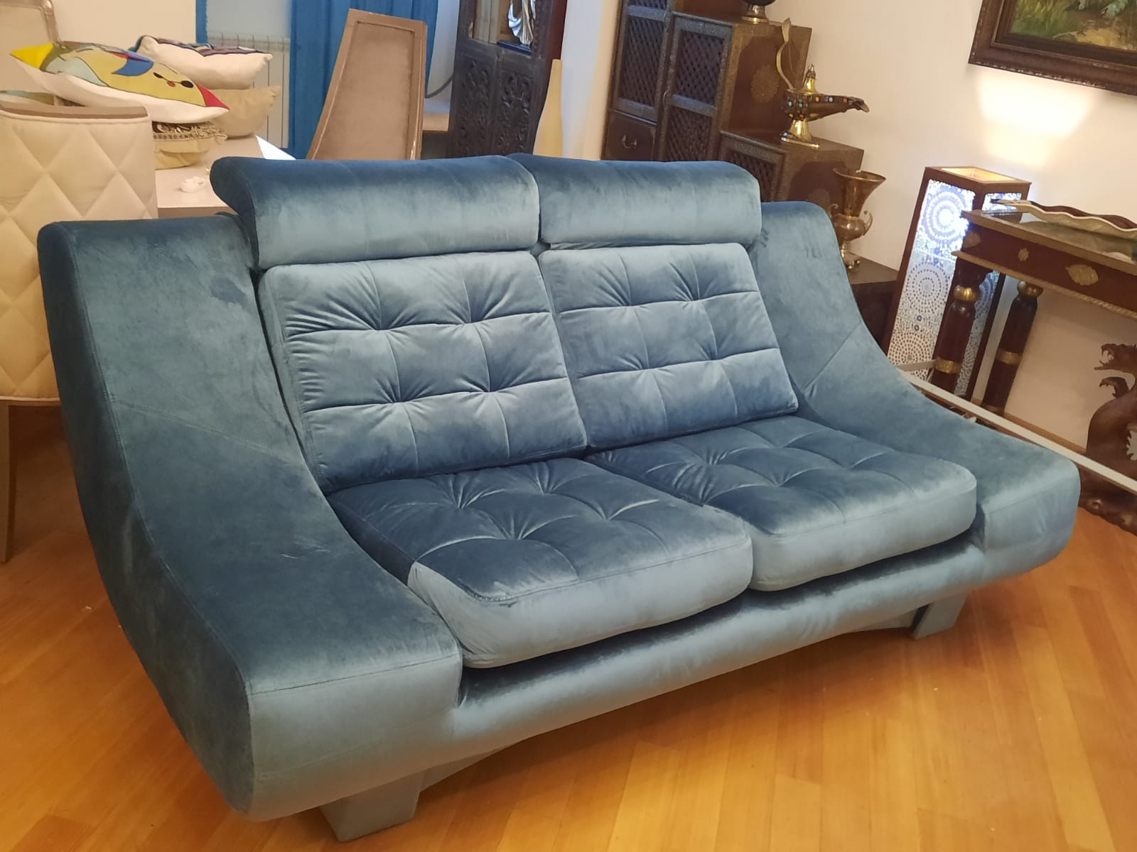 Обивка дивана на дому. Селигерская