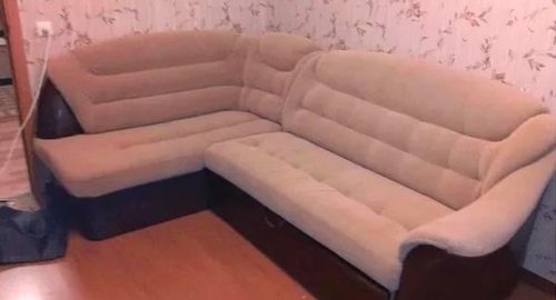 Перетяжка углового дивана. Селигерская